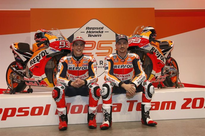 Marc Márquez y Jorge Lorenzo el día de su presentación oficial como pilotos del Repsol Honda en Madrid