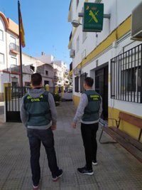 Una narcolancha desembarca en pleno día en una playa de Isla Cristina (Huelva) en presencia de testigos