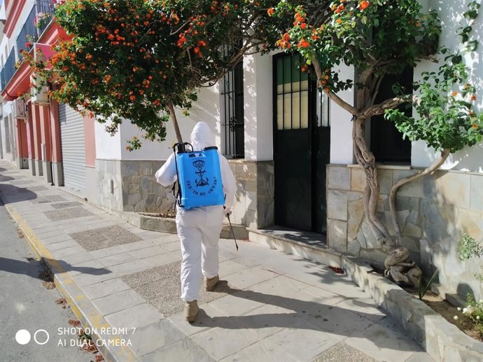 Labores de desinfección de la Armada Española en la provincia de Cádiz