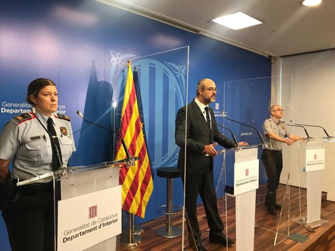 La intendente de los Mossos d'Esquadra Mnica Luis, el conseller de Interior, Miquel Buch y el subjefe de Protección Civil, Sergio Delgado