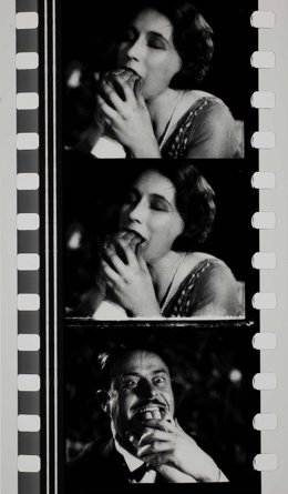 Fotograma de la película de Luis Buñuel 'La edad de oro' (1930)