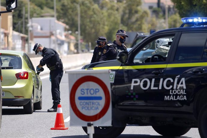 Control de la Policía en Málaga por el estado de alarma