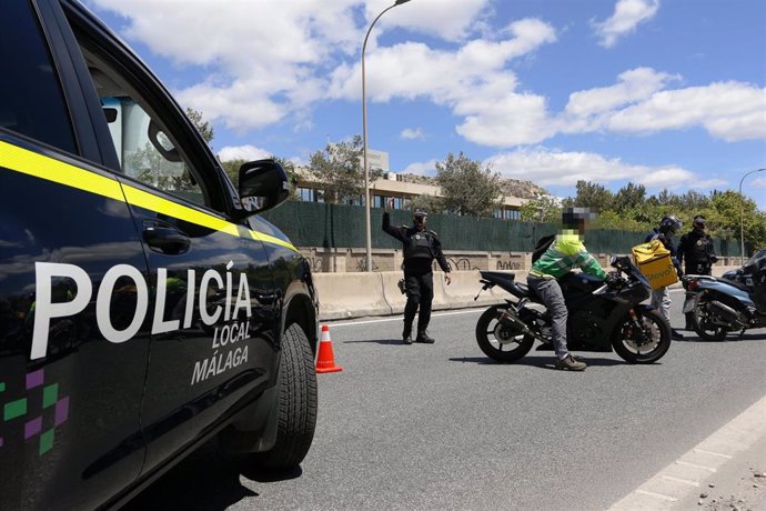 Policía Local de Málaga realiza controles de carreteras 