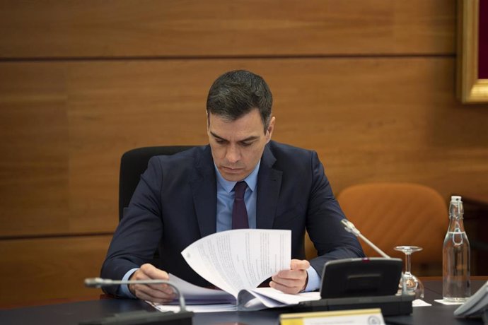 El presidente del Gobierno, Pedro Sánchez, durante la reunión del Consejo de ministros extraordinario, que convalidará la cuarta prórroga del estado de alarma hasta el 23 de mayo, en Madrid (España), a 8 de mayo de 2020.