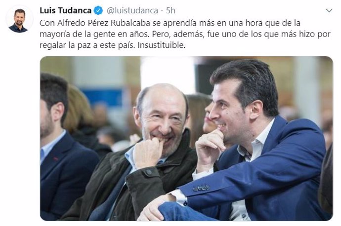 Tuit en el que el secretario general del PSOECyL, Luis Tudanca, recuerda a Alfredo Pérez Rubalcaba en el primer aniversario de su muerte.