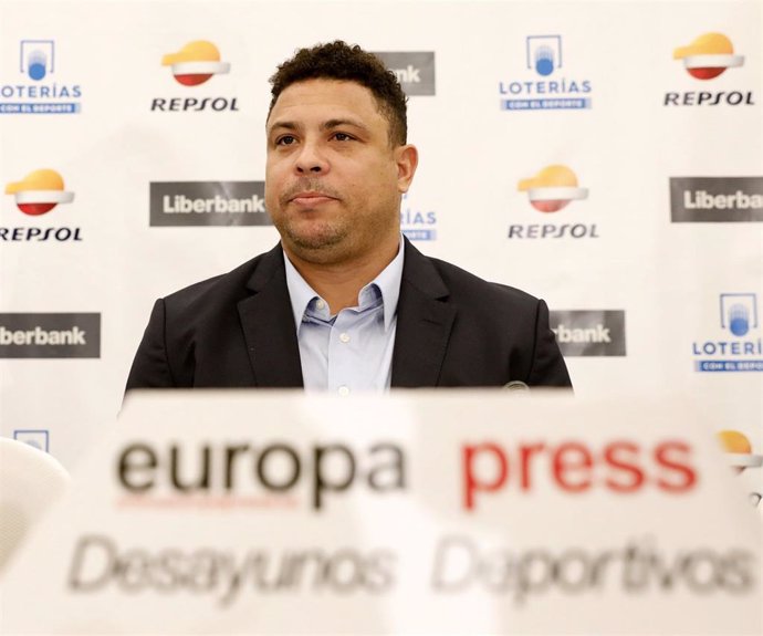 El presidente del Real Valladolid CF, Ronaldo Nazário, participa en un Desayuno Deportivo de Europa Press. 