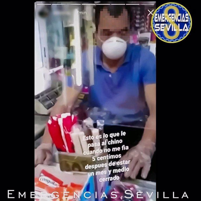 Vídeo viral en redes sociales denunciado en Sevilla por trato vejatorio al dueño de un bazar chino