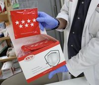 Jefes de Medicina Preventiva cuestionan reparto de mascarillas FFP2 en Madrid: "No se sustenta en evidencia científica"