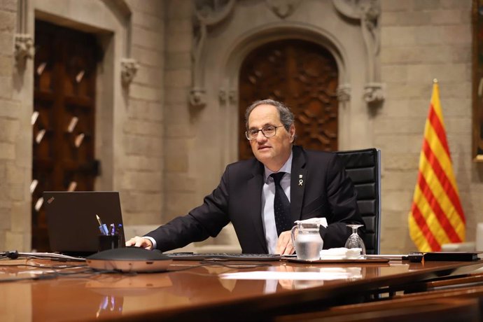 El president de la Generalitat, Quim Torra, durant la novena reunió de presidents autonmics amb el president del Govern, Pedro Sánchez, pel coronavirus. A 10 d'abril de 2020.
