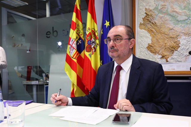 El Presidente de Aragón, Javier Lambán, participa en la videoconferencia de presidentes autonómicos con Pedro Sánchez por el coronavirus