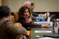 Montero dice ahora que hay que fijar el criterio de reparto de los 16.000 millones tras las quejas de las CCAA