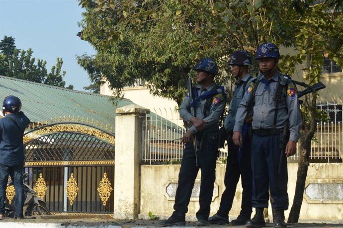 Birmania.- El Ejército birmano anuncia cuatro meses de alto el fuego para facili