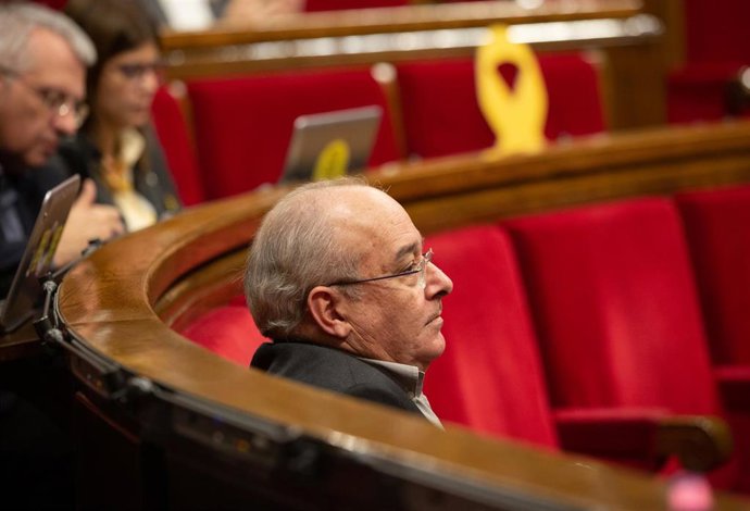 El consejero de Educación de Cataluña, Josep Bargalló, en una sesión plenaria en el Parlament, en Barcelona (España), a 11 de diciembre de 2019.