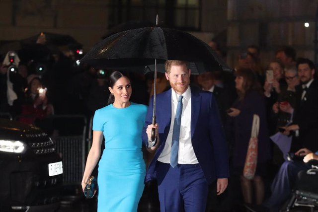  Harry y Meghan Markle vestida de Victoria Beckham, contratan a un gran equipo donde se encuentra la que fuera la asistente de los Beckham