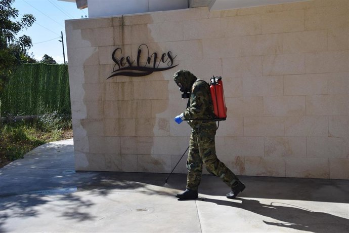 Labores de desinfección del Ejército de Tierra en Marratxí.