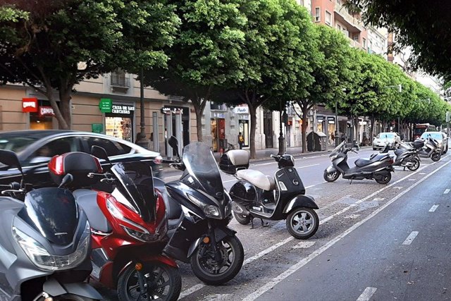 Motocicletas aparcadas