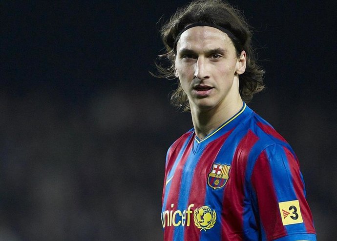 Zlatan Ibrahimovic jugando con el Barcelona