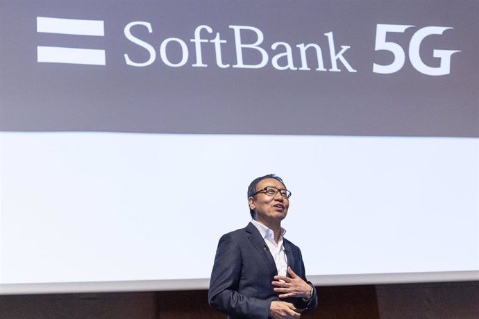 05 August 2019, Japan, Tokyo: President and CEO of SoftBank Corp Ken Miyauchi announces the company's first-quarter financial results for the fiscal year during a news conference. Photo: Rodrigo Reyes Marin/ZUMA Wire/dpa