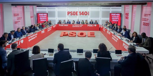 Miembros del PSOE durante la reunión de la Comisión Ejecutiva Federal en su sede ubicada en la calle Ferraz, en Madrid, a 2 de marzo de 2020.