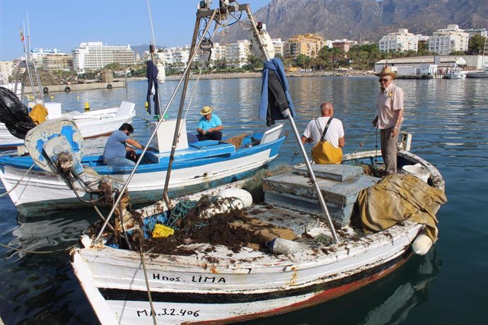 Pescadores de Marbella (Malaga). Imagen de archivo.
