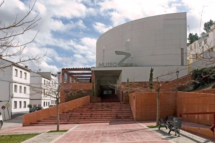 Edificio que alberga el Museo Miguel Hernández-Josegina Manresa