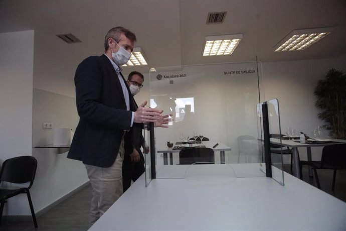 El vicepresidente de la Xunta, Alfonso Rueda, en una visita a Pontevedresa Group durante el estado de alarma