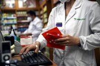 Madrid reconoce un "error de impresión" en las mascarillas y CCOO ve disparidad entre la caja y el envoltorio