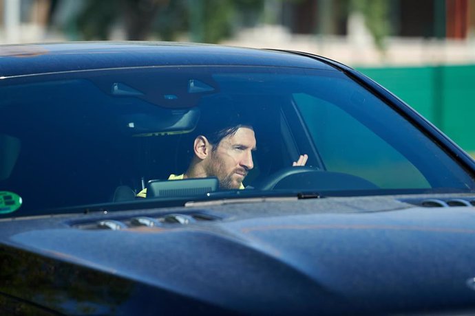 08 May 2020, Spain, Sant Joan Despi: Barcelona's Leo Messi arrives at Ciutat Esportiva Joan Gamper for a training session. Photo: Gerard Franco/DAX via ZUMA Wire/dpa
