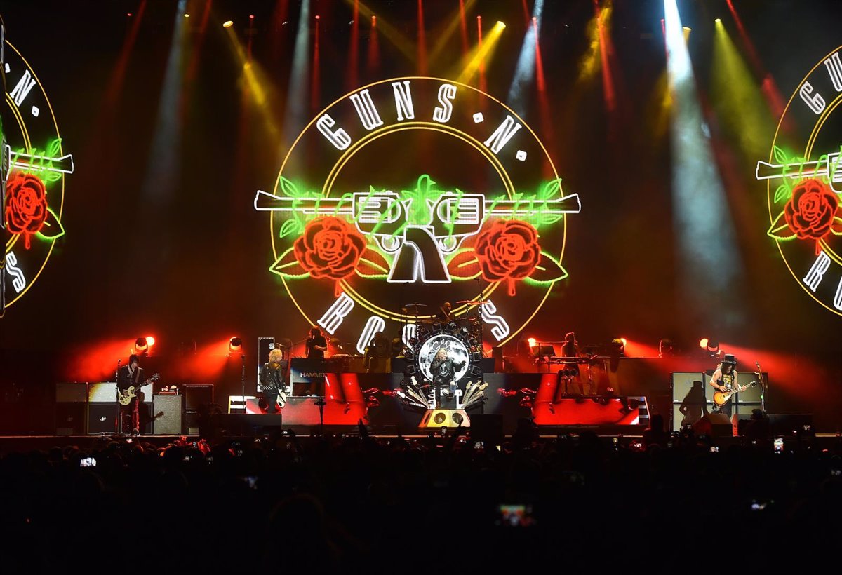 Guns n' Roses posponen su gira europea, que incluía concierto en Sevilla