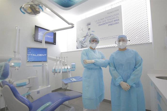 Vitaldent reabre todas sus clínicas con un nuevo protocolo de seguridad post covid-19.