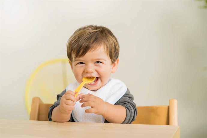 Dejar a los niños que elijan las cantidades de comida puede evitar que padezcan 