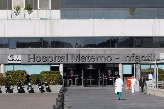 Entrada al Hospital Materno-Infantil del Hospital La Paz.