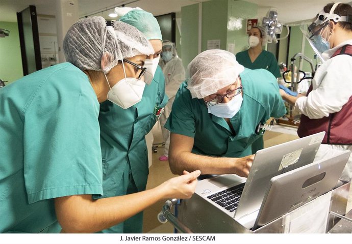 Profesionales de la Enfermería trabajan en un hospital de C-LM.