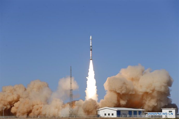 China lanza dos satélites para probar el Internet de las cosas