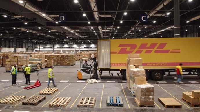 Alemania.- Deutsche Post DHL reduce un 59,7% su beneficio en el primer trimestre