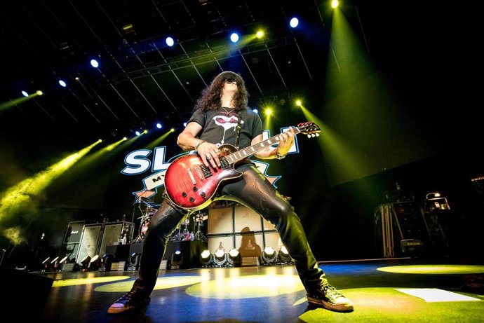 Slash en un concierto de Guns N' Roses