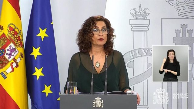 La ministra de Hacienda, María Jesús Montero, durante la rueda de prensa del 3 mayo de 2020