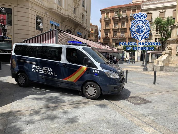 Imagen de una furgoneta de la Policía Nacional, en Murcia