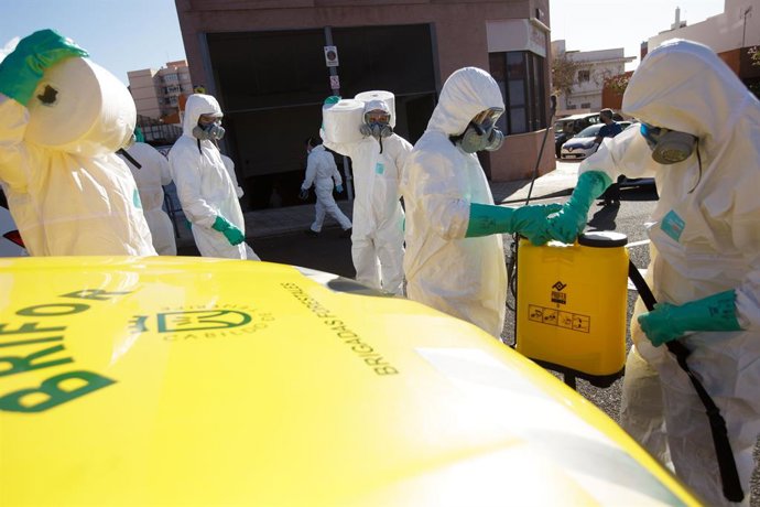 Efectivos de la Brifor desinfectan pisos de Cruz Roja e instalaciones del Banco 