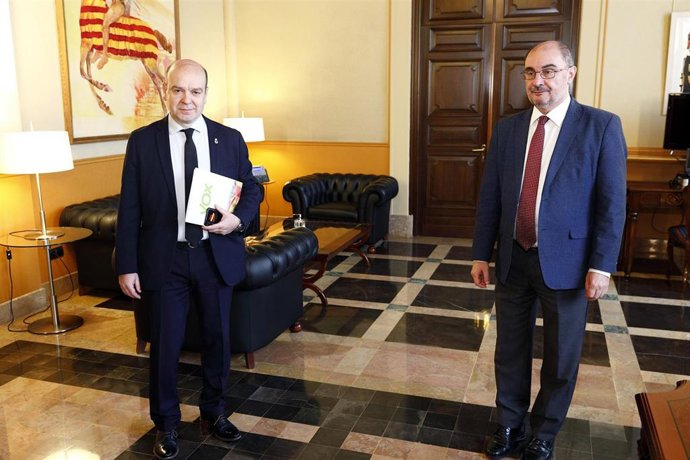 El presidente de Aragón, Javier Lambán, se ha entrevistado con el diputado y presidente provincial de Vox en Zaragoza, Santiago Morón.