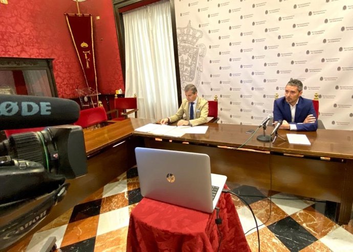 Los portavoces del equipo de gobierno local de Granada, César Díaz y Manuel Olivares