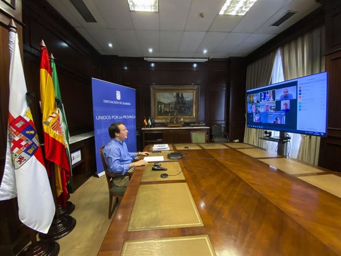 Giménez reunido con empresarios del sector turístico