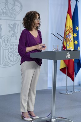 La ministra de Hacienda y portavoz del Gobierno, Maria Jesús Montero, en rueda de prensa tras el Consejo de Ministros, en Madrid (España), a 8 de mayo de 2020.