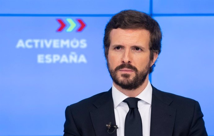 El líder del PP, Pablo Casado, presenta su plan alternativo a la desescalada de Sánchez en una rueda de prensa telemática en la sede del PP del PP. En Madrid a 12 de mayo de 2020.