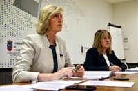 Lombó dice que la vuelta a las aulas es una "hipótesis" y se decidirá con criterios "sanitarios y pedagógicos"