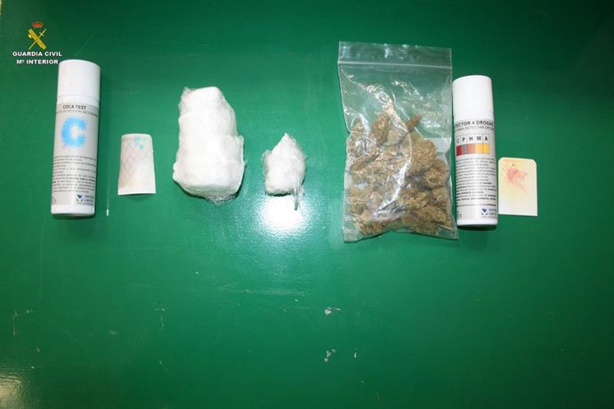 Cocaína y marihuana intervenida en una operación policial en Cañete (Cuenca)