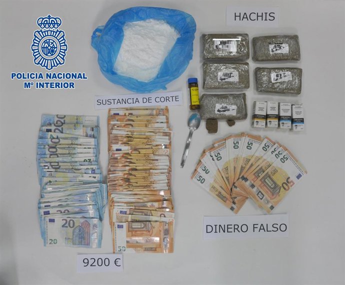 Material intervenido en Ferrol s cinco personas por tráfico de drogas.
