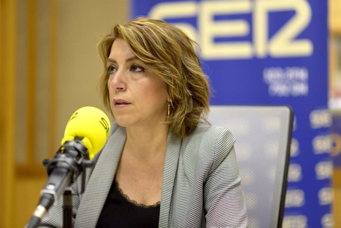 La secretaria general del PSOE-A, Susana Díaz, en una entrevista en la Cadena SER.
