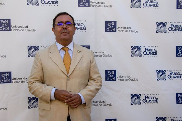 El rector de la Universidad Pablo de Olavide (UPO), Vicente Guzmán, en una imagen de archivo