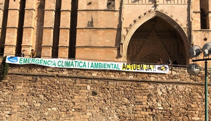 Imagen de un cartel de protesta del GOB